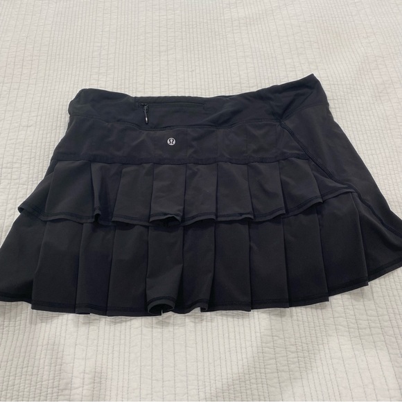 lululemon athletica Pants - Lululemon Women's 12 Pleated Tennis Skort Lined Black Athletic Shorts EUC